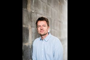 Spielfeld der Herrenmenschen. Kolonialismus und Rassismus im Fußball